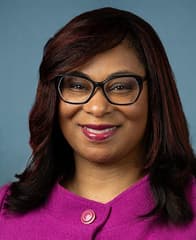 Portrait of Janelle Bynum